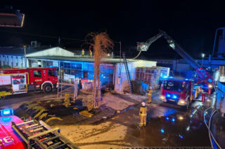 Nocny pożar w Małopolsce: Płonął magazyn, w akcji 56 strażaków