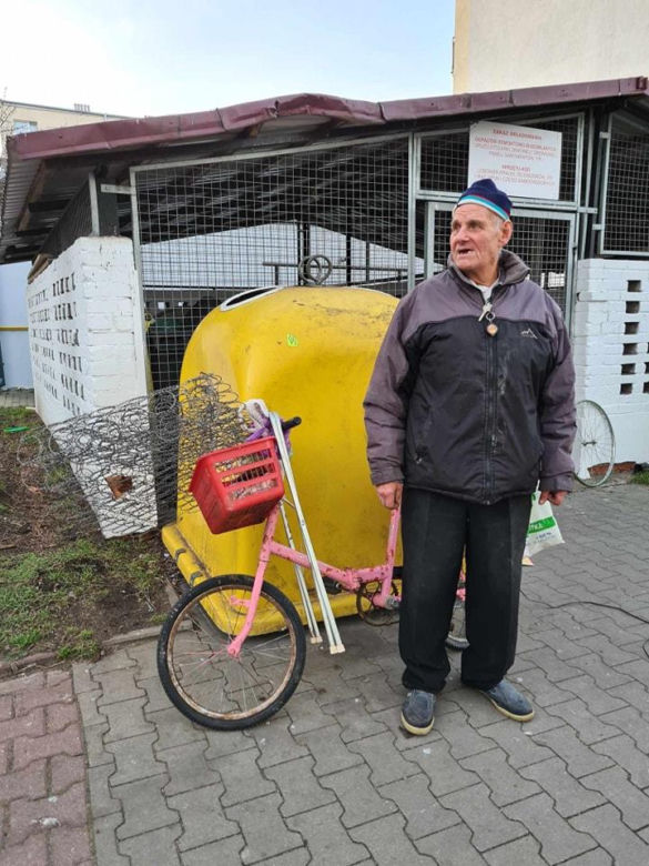 Kojarzą go niemal wszyscy mieszkańcy Widzewa. Skradziono jego rower i poszukuje pomocy