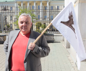 Taksówkarze przyszli pod ratusz. „Chcemy lepszych płac i godnego życia!”