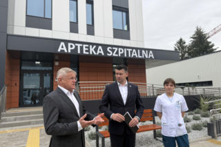 Zrobotyzowana apteka w krakowskim szpitalu. Koniec z lekami w plastikowych kieliszkach