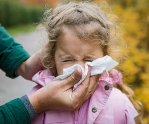 Dlaczego przeziębienie u jednych mija szybko, a u innych ciągnie się tygodniami? Nowe badanie wyjaśnia różnice