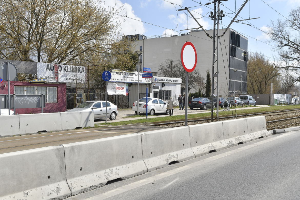 Zamknęli drogę i straciłem klientów. Przedsiębiorcy z Marymonckiej narzekają na decyzje drogowców 