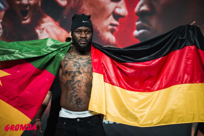 Ring girls Gromda 24