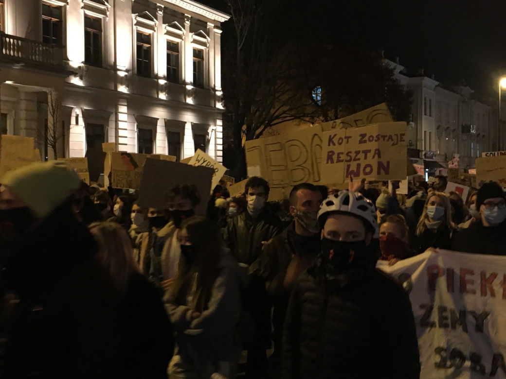 Protesty mają związek z wyrokiem Trybunału Konstytucyjnego, radykalizującego prawo aborcyjne