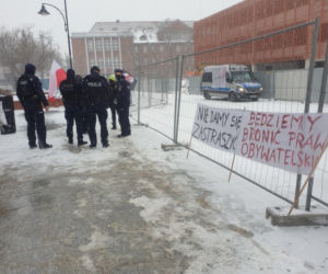 Akcja wsparcia dla nauczycielki z Tczewa, której grozi zakaz wykonywania zawodu za udział w Strajku Kobiet