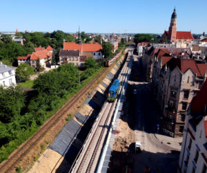Kraków: Pierwsza lokomotywa przejechała po nowych estakadach kolejowych na Grzegórzkach