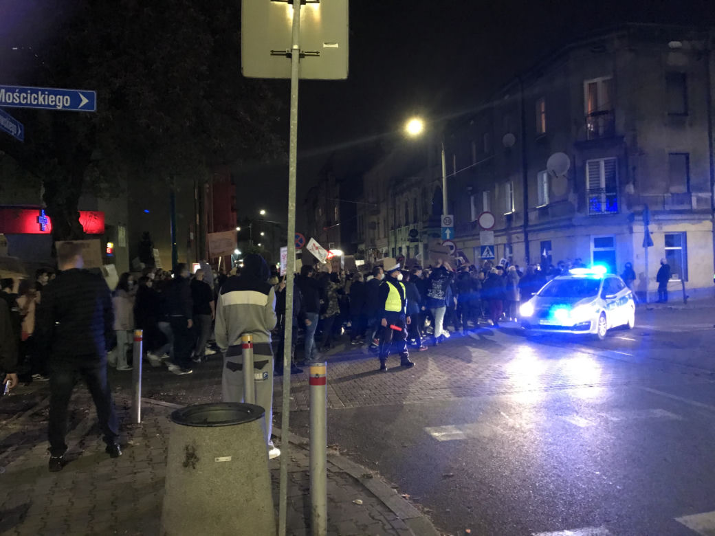 Strajk kobiet w Sosnowcu. Tłumy na ulicach! Wsparcie karetek, medyków i taksówkarzy