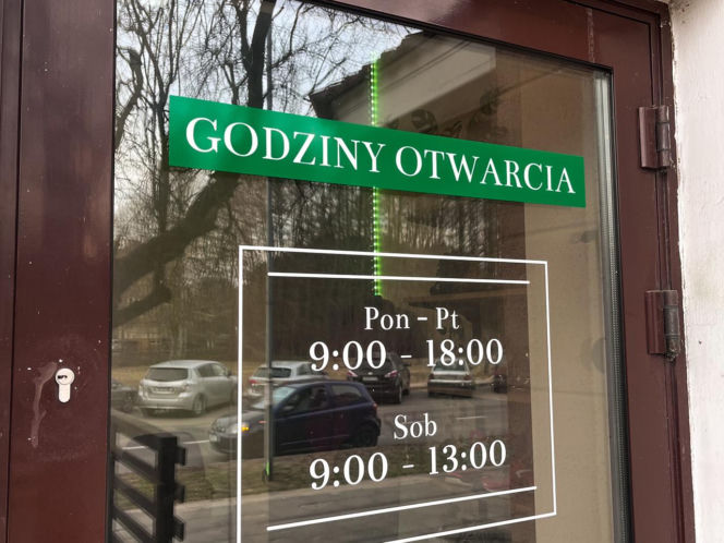 Wiosenne odświeżenie szafy? Stwórz swój wymarzony look w Zielonym Manekinie!