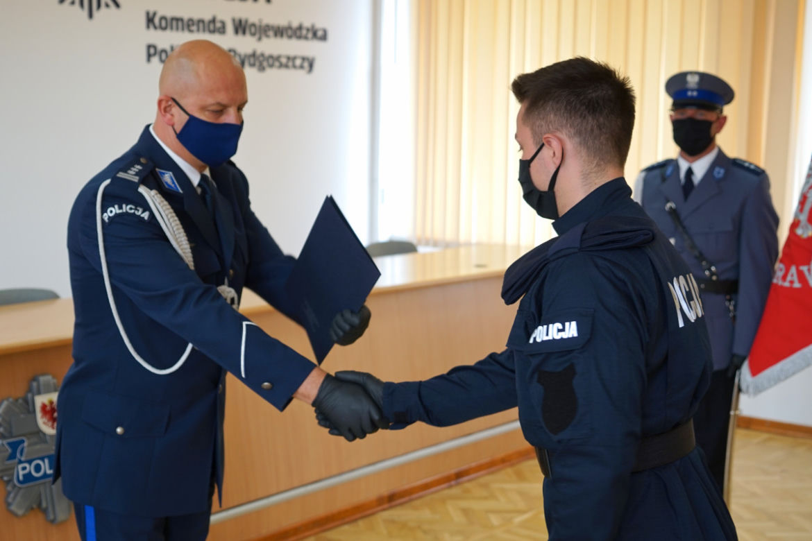 W województwie kujawsko-pomorskim ślubowanie złożyło 33 nowych policjantów
