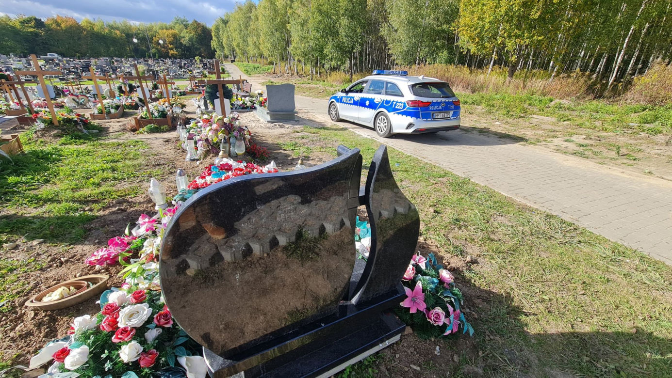 Pan Eryk koczuje na cmentarzu w Elblągu