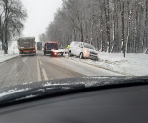 Koszmar na podlaskich drogach 4.02.2021. Zdjęcia internautów z grupy Kolizyjne Podlasie
