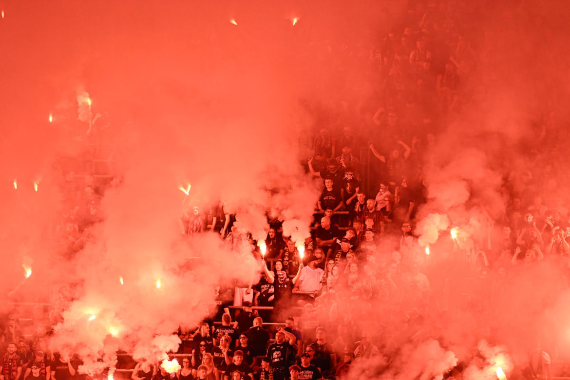 Komplet widzów przywitał nowy sezon w Szczecinie! Poszukaj się na zdjęciach z meczu Pogoń - Legia