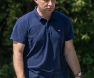 Michał Dworczyk skrócił spodnie za 100 zł