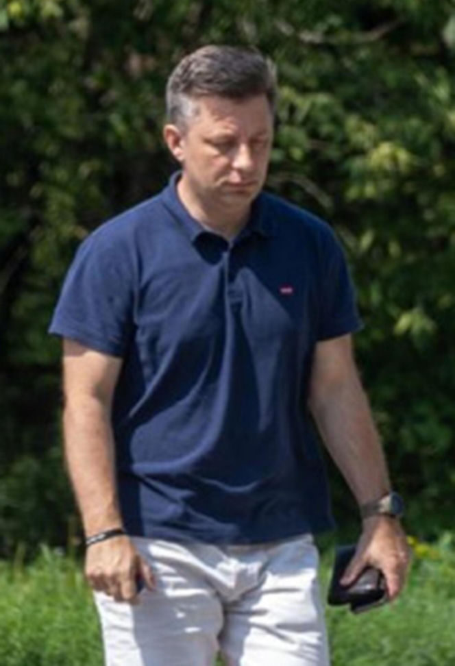 Michał Dworczyk skrócił spodnie za 100 zł