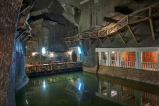 Podziemne jezioro znajduje się w Polsce. Ma 9 metrów głębokości i właściwości lecznicze