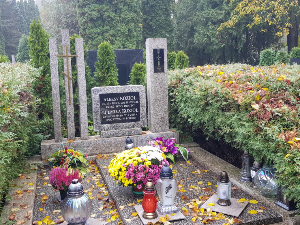 Zrobiliśmy spacer po białostockich nekropoliach. Sprawdź w jakim stanie są nagrobki historycznych postaci [ZDJĘCIA]