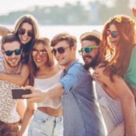 Selfie na plaży - jak zrobić idealne plażowe zdjęcie?  – informacje, premiery teledysków – ESKA.pl