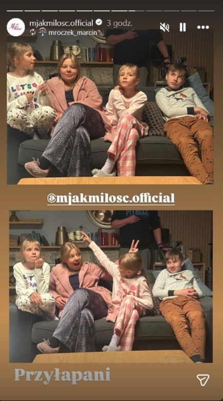 M jak miłość na planie. Lenka (Olga Cybińska), Misiek (Aleksander Bożyk), bliźniaczki