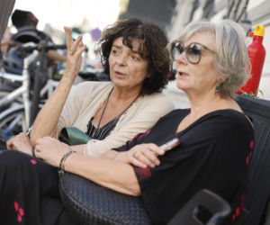 Katarzyna Grochola buszuje po planie nowego filmu