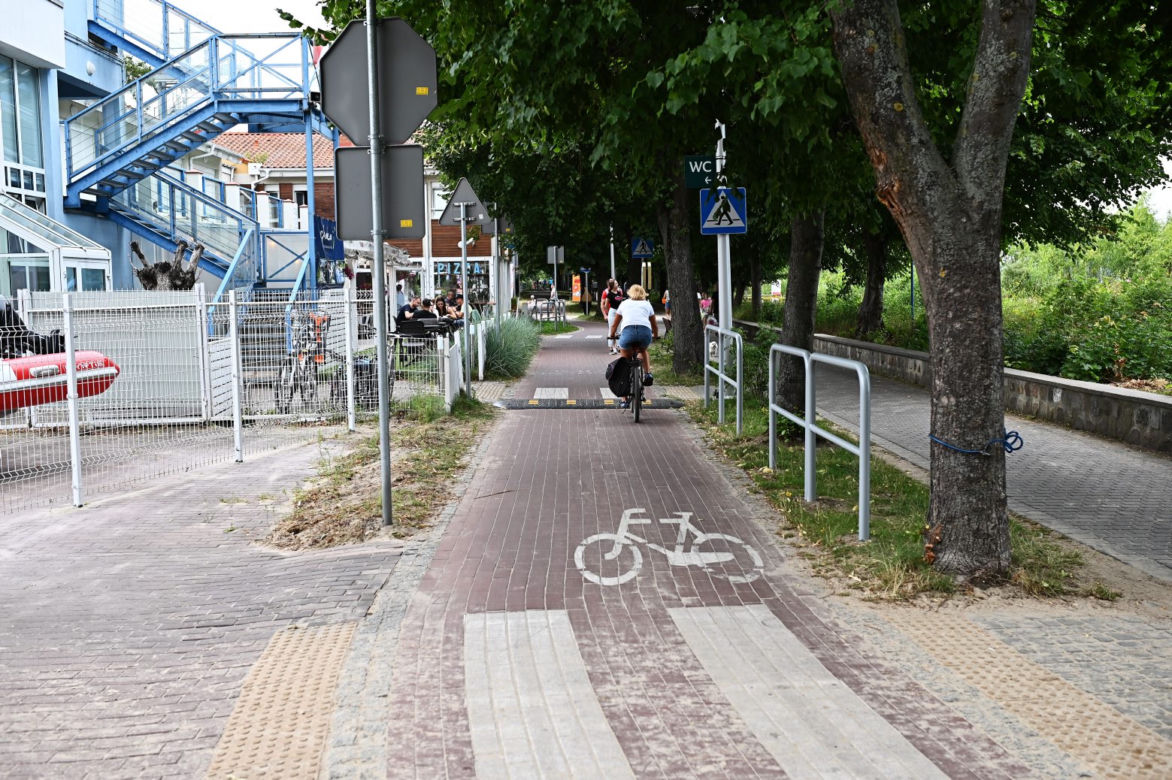 Progi zwalniające na trasach rowerowych