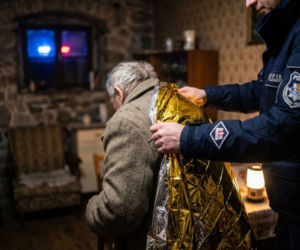 Uratowali 80-latkę w Nowym Mieście Lubawskim. Seniorka zasłabła na oczach policjantów