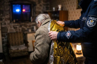 Uratowali 80-latkę w Nowym Mieście Lubawskim. Seniorka zasłabła na oczach policjantów