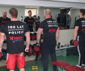 Z tymi policjantami lepiej NIE ZADZIERAJ! Nie uwierzysz ile razy potrafią podnieść sztangę 