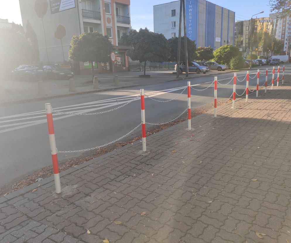 Słupki na ul. Czachowskiego