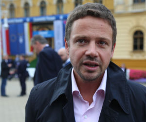 Tak zmieniały się fryzury Rafała Trzaskowskiego