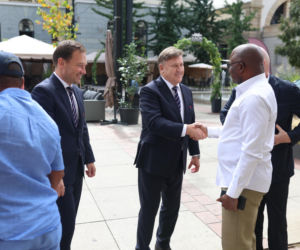 Cezary Kulesza wita Gianniego Infantino
