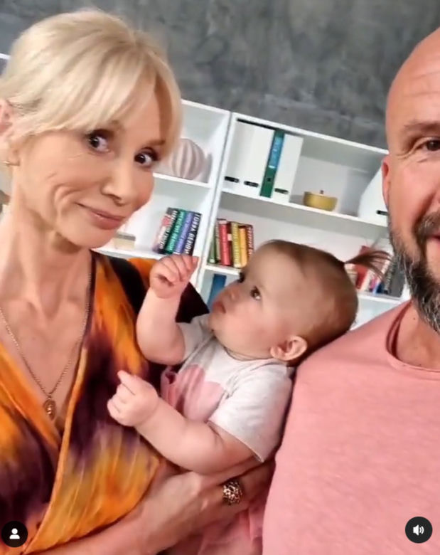 Pierwsza miłość na planie. Fabian (Tomasz Oświeciński), Ewa Weksler (Ewa Gawryluk)