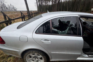 Musieli użyć pałki i wybić szybę w aucie. Niecodzienny przebieg policyjnej interwencji w powiecie rawickim