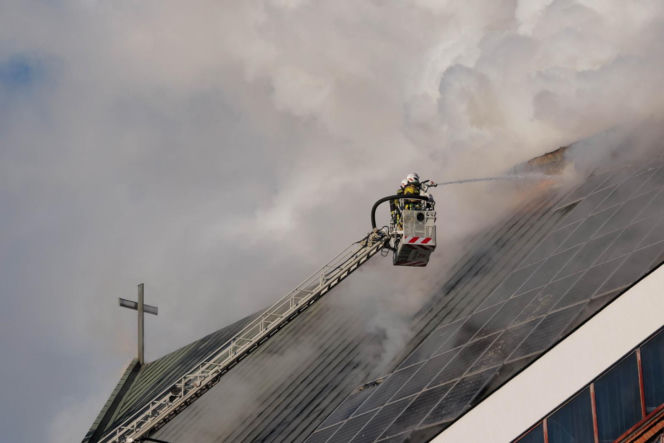 Pożar poddasza kościoła pw. Najświętszego Serca Pana Jezusa przy ul. Władysława Kunickiego w Lublinie