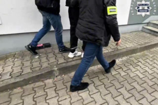 Jedna zła decyzja zniszczyła wszystko. Chciał dać łapówkę policjantom, teraz wyrzucą go z Polski