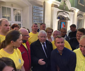 Jarosław Kaczyński znów wymodlił zwycięstwo