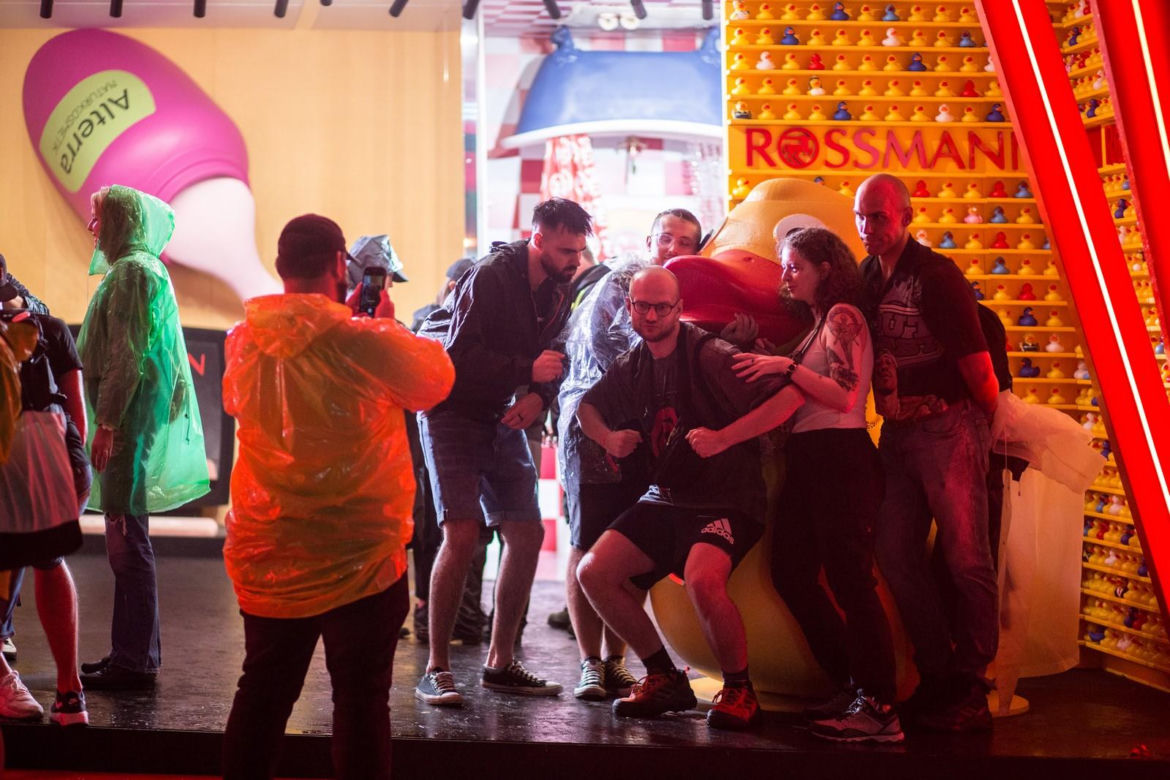Tłumy na piątkowych koncertach podczas OFF Festivalu