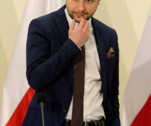 Polacy tracą pracę a oni zarabiają miliony
