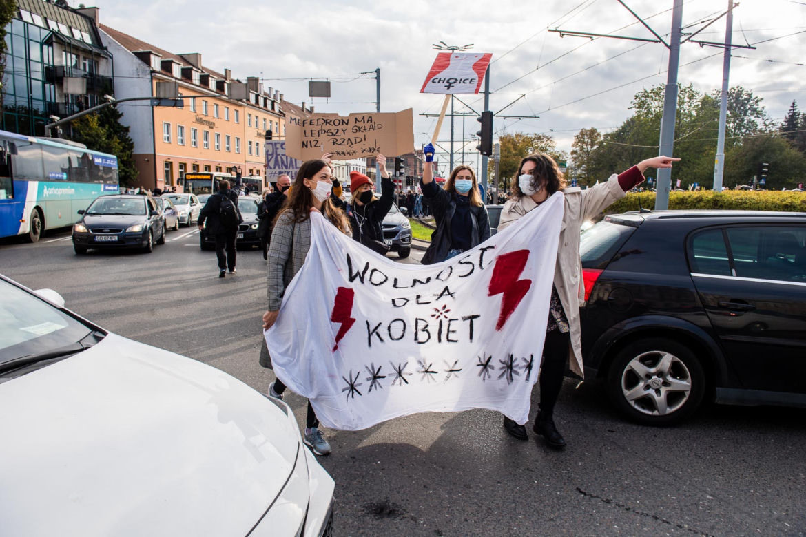 Strajk Kobiet: Protest w Gdańsku! Policja użyła gazu. 4 osoby zatrzymane [ZDJĘCIA]