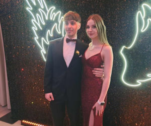 Tak bawili się maturzyści na studniówce skarżyskiego Erbla. Kreacje jak z czerwonego dywanu