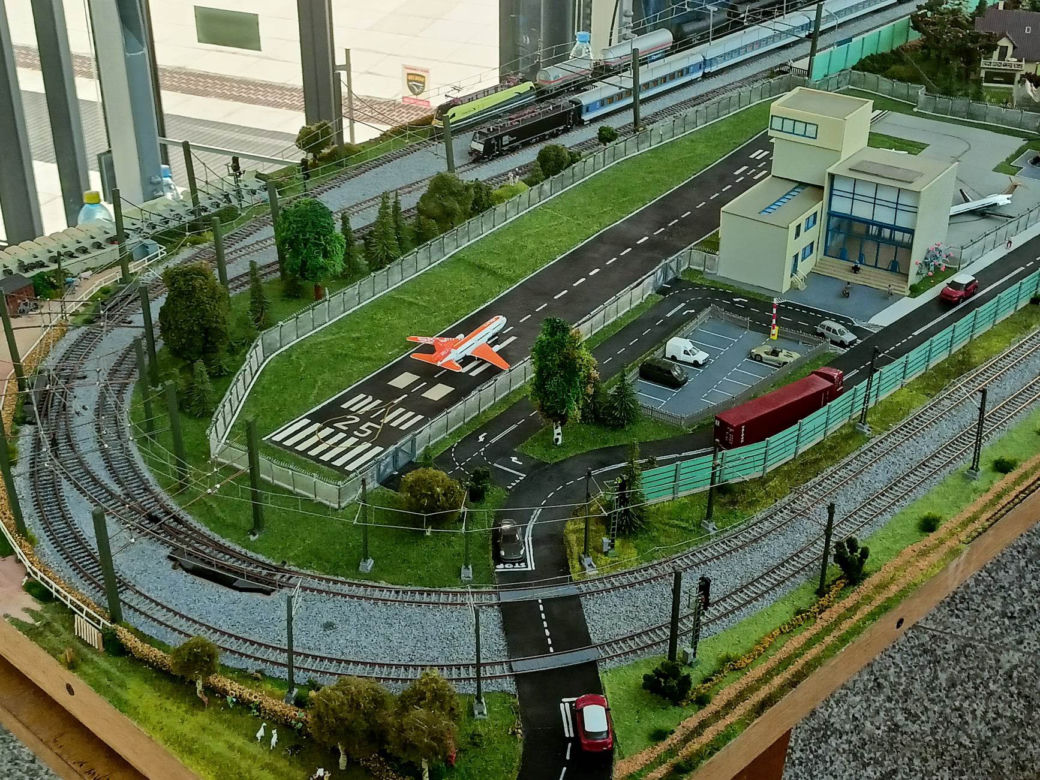 Specjalna wystawa na Łodzi Fabrycznej. Zobacz, jak prezentowały się makiety kolejowe [ZDJĘCIA]