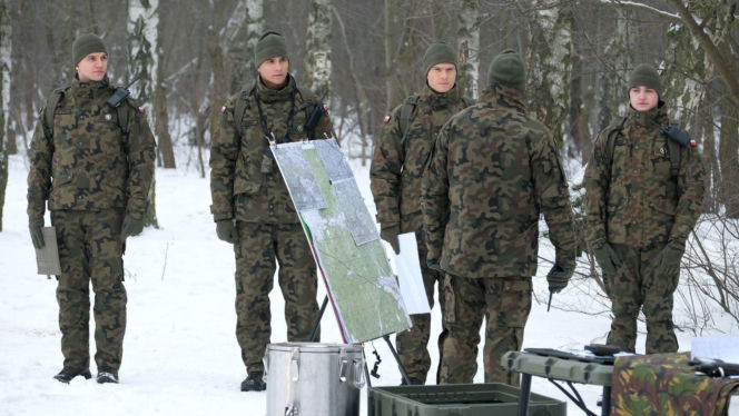 M jak miłość odc. 1928. Mateusz (Rafał Kowalski), Tomek Kubicki (Chris Cugowski), Janek Winiar (Jakub Sirko)