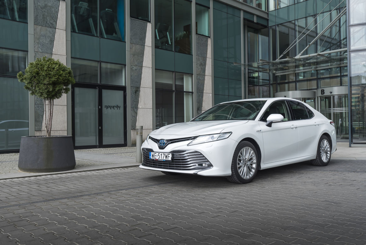 Toyota Camry 2.5 Hybrid 218 KM e-CVT Executive + VIP