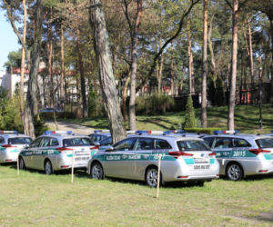 Krajowa Administracja Skarbowa ma nowe hybrydowe i elektryczne radiowozy