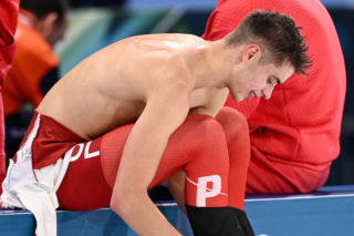 Panczenista Władimir Siemirunnij po biegu na 10 km, który dał mu srebrny medal olimpijski