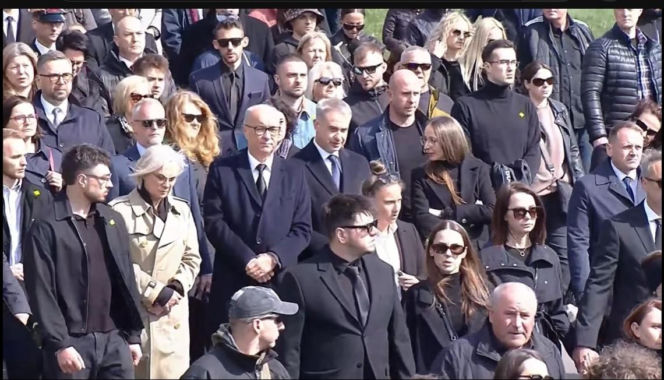 Morze ludzi odprowadziło posła Litewkę w ostatniej drodze. W kondukcie Błaszczak, Czarzasty i Gawkowski