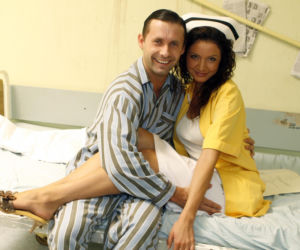 W serialu grali m.in. Anna Przybylska, Katarzyna Cichopek, Joanna Koroniewska, Krzysztof Kowalewski, Hanna Śleszyńska, Paweł Wawrzecki i Piotr Gąsowski.