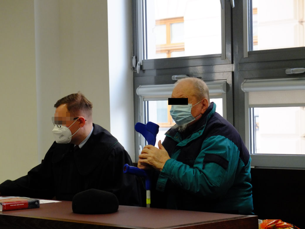 Chciał zabić żonę, bo wymyślił sobie zdradę sprzed lat?