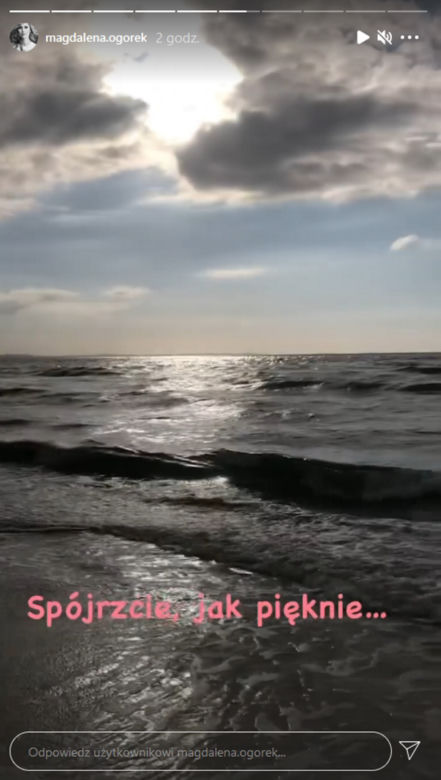 Magdalena Ogórek nad morzem