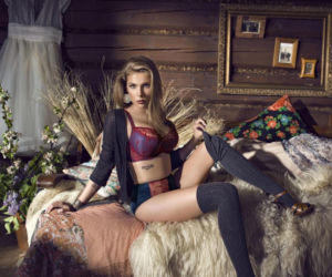 Marta Wierzbicka reklamuje bieliznę 