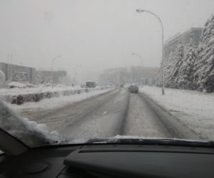 FATALNE warunki na drogach Rzeszowa. Śnieżny ARMAGEDON! [ZDJĘCIA]